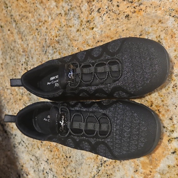 Skechers Summit Sneakers - Picture 1 of 10